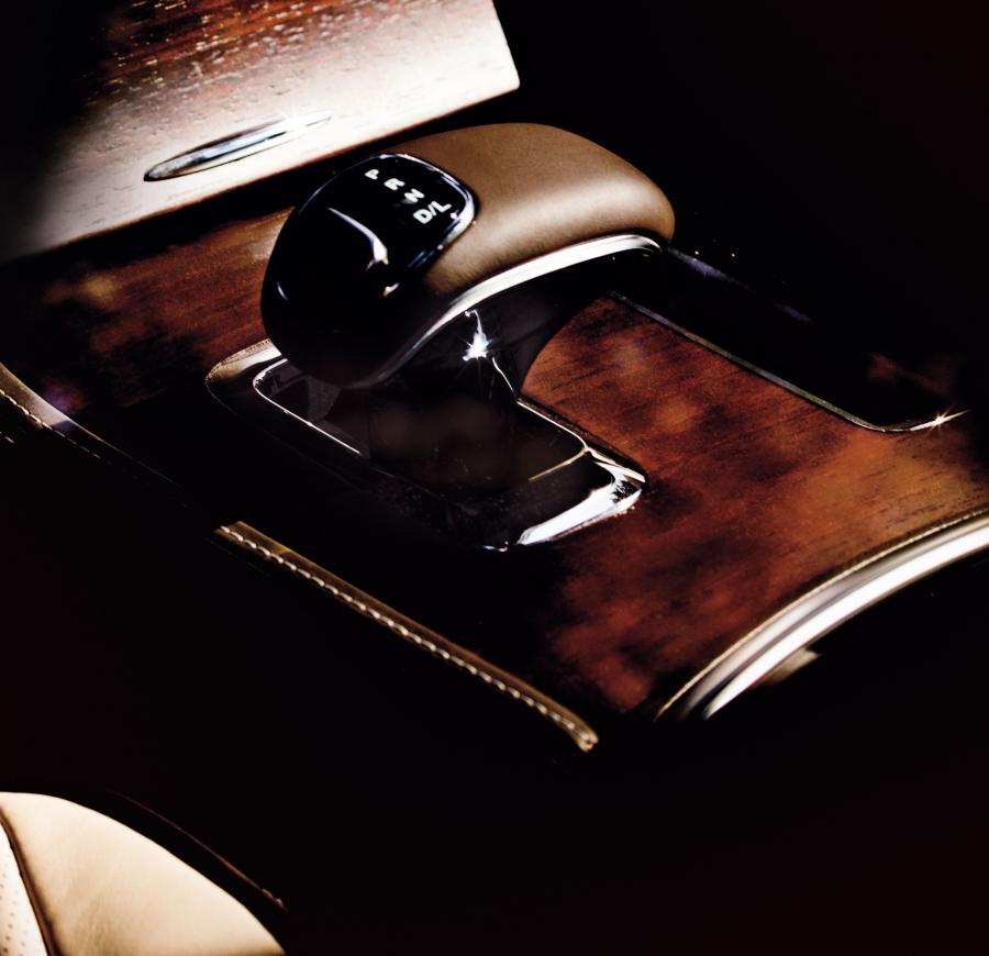  Chrysler 300C Luxury Series 2012 года  (фото 9 из 16)